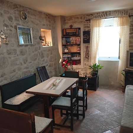 Apartment Radovic Котор Екстер'єр фото